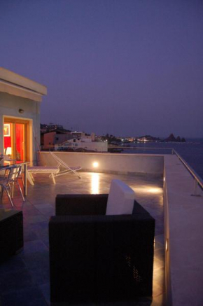Отель La Terrazza sul Mare  Ачи Кастелло
